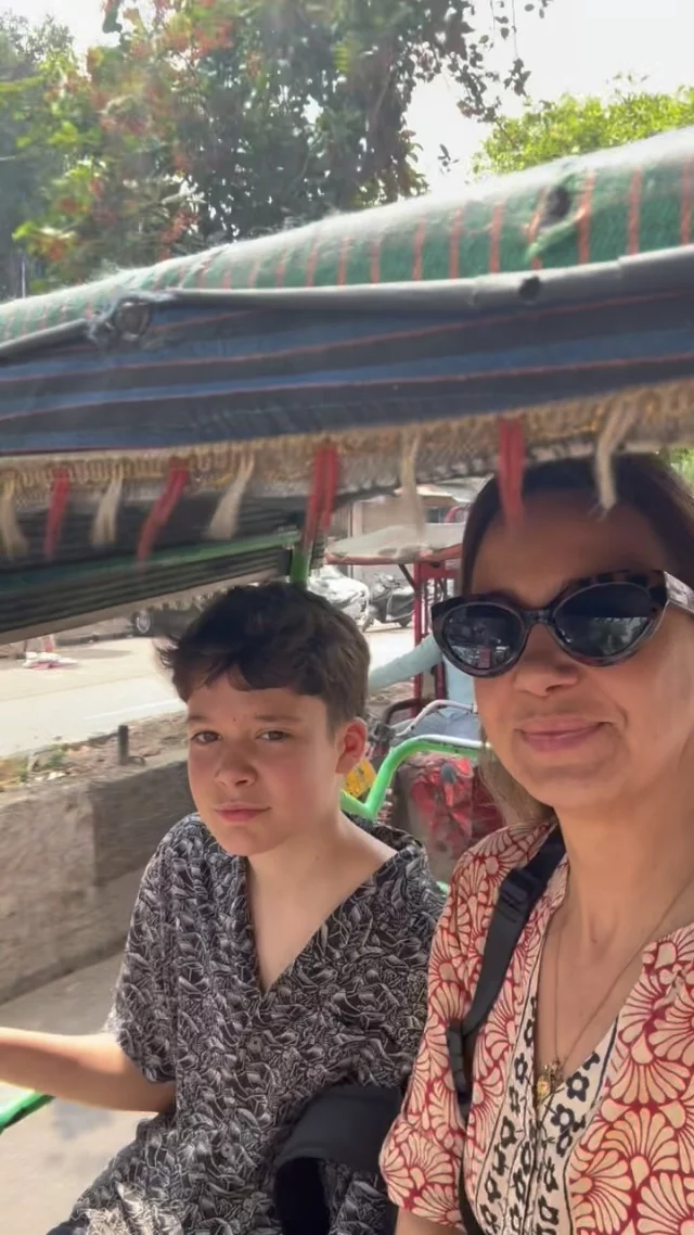 Good old Delhi mess 🇮🇳🧡
#yoganaíndia  #familyedition #familytrip #indiaemfamília #casaganapati
